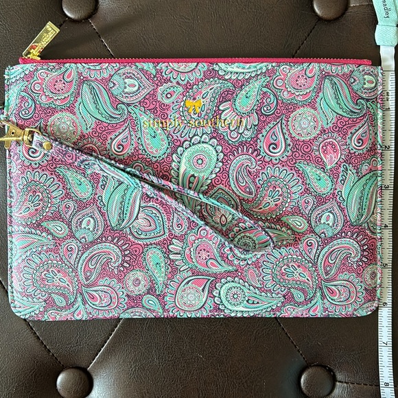 NWOT! Simply Southern, Paisley pattern, Wristlet/Cosmetic/Travel bag. - Picture 4 of 5
